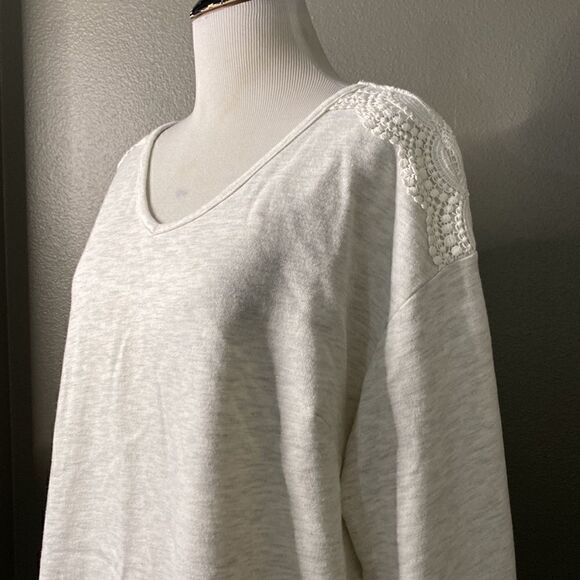 Westport Knit Long Sleeve Top Lace back Detail Oatmeal Heather Color - Picture 2 of 10
